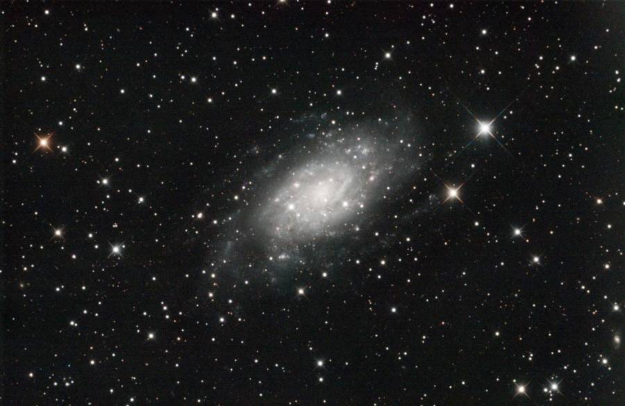 ngc2403.jpg ngc2403.jpg