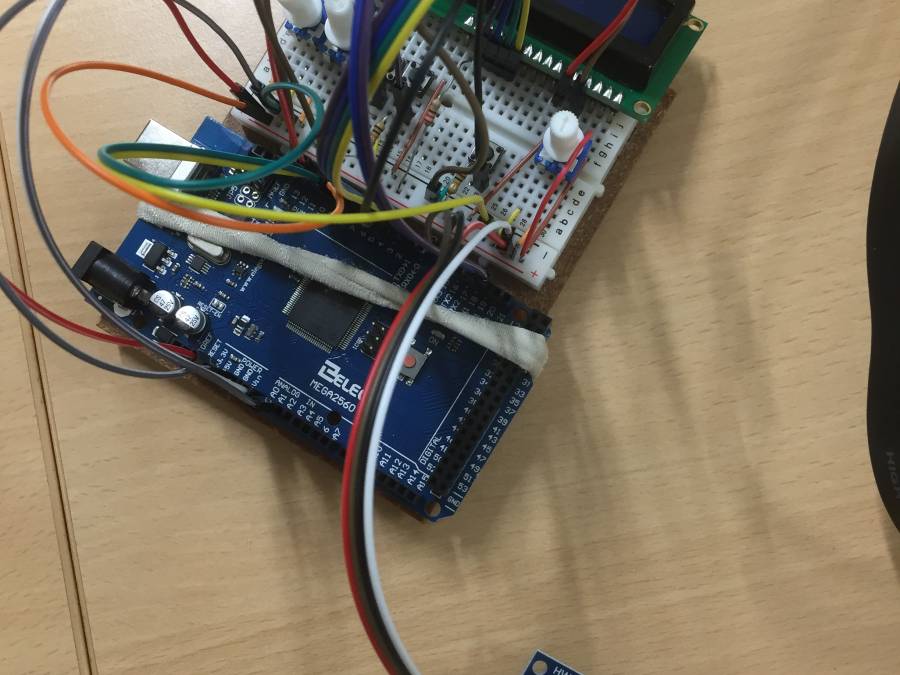 arduino_mega_gps_lcd_simulation_proto_michel.jpeg arduino_mega_gps_lcd_simulation_proto_michel.jpeg