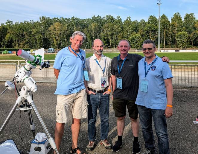 Photo de groupe avec le président de SAF Roland Lehoucq